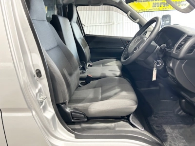 2020 Toyota Hiace = FULL TIME 4WD = 