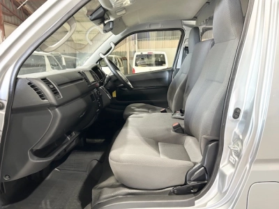 2020 Toyota Hiace = FULL TIME 4WD = 