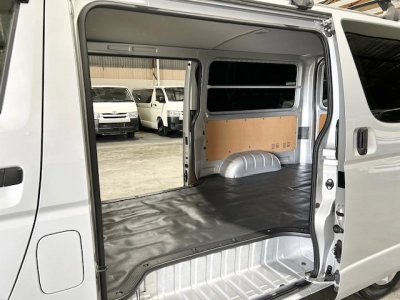 2020 Toyota Hiace = FULL TIME 4WD = 